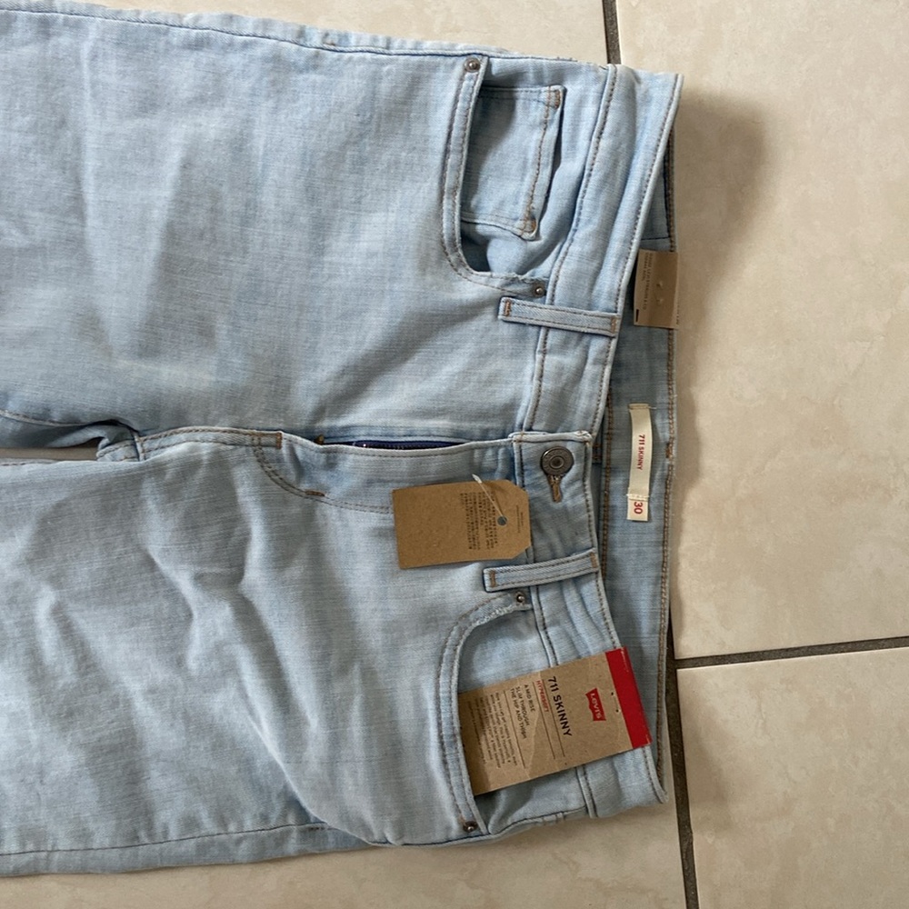 Levi’s 711 Skinny Jeans - Picture 2 of 8